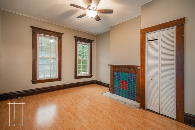 Building Photo - 860-862-862 Dennison Ave