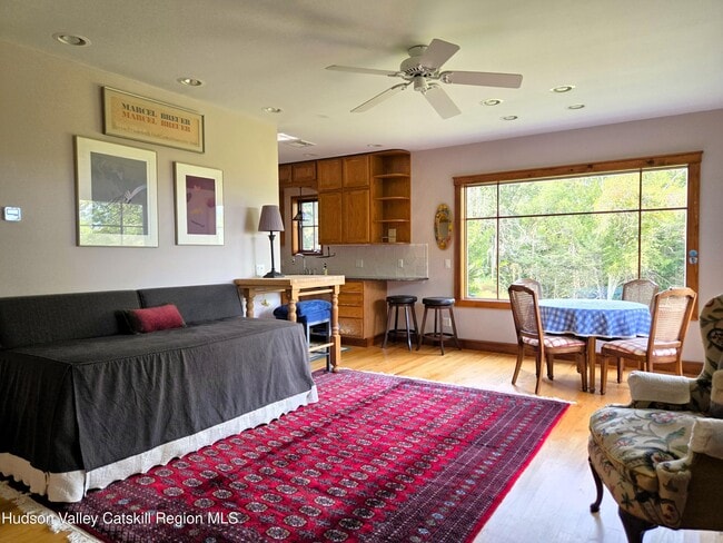 Building Photo - 84 Highland Rd