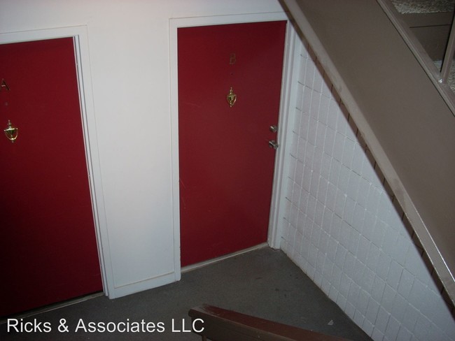Building Photo - 2 br, 1 bath House - 5208 - B Castlewood Rd