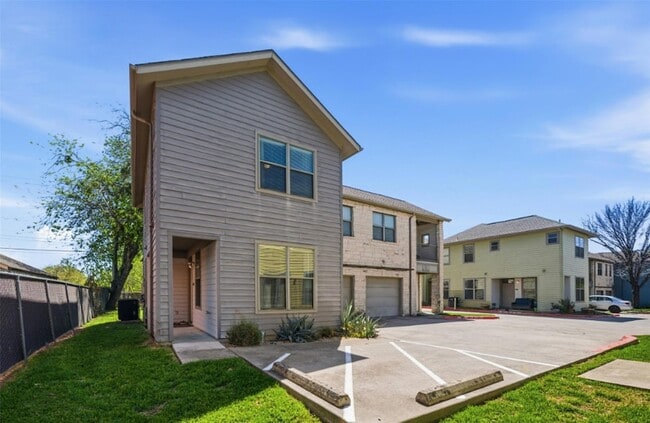 Building Photo - 1201 Grove Blvd
