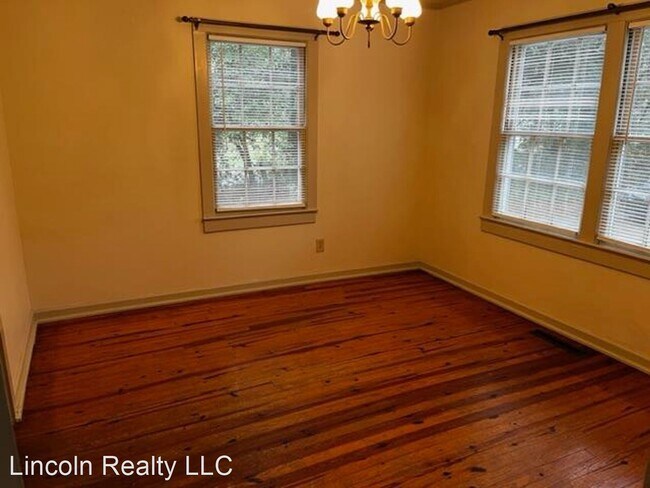 Building Photo - 3 br, 2 bath House - 1508 McLeod Rd*