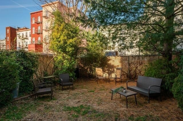 Building Photo - 350 8th St