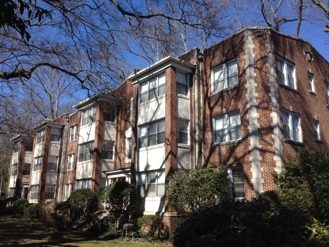 Primary Photo - 906 Briarcliff Rd NE