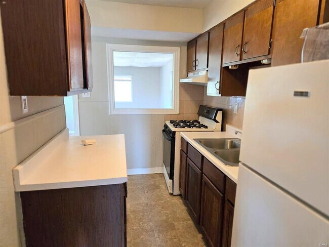 Foto del edificio - "Charming 3-Bedroom Home on Cameron Road, St. Louis – Cozy 1026 Sq Ft with Full Bath!"  We accept...