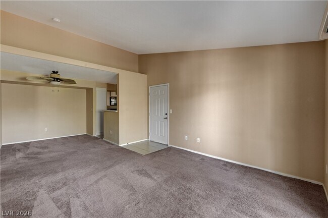 Foto del edificio - 2300 E Silverado Ranch Blvd