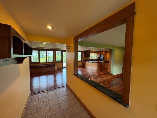 Building Photo - 631 W Crestline Dr