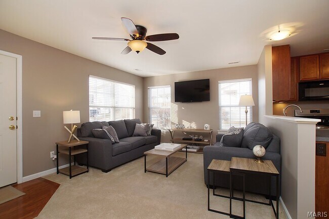 Foto del edificio - 307 Shady Rock Ln