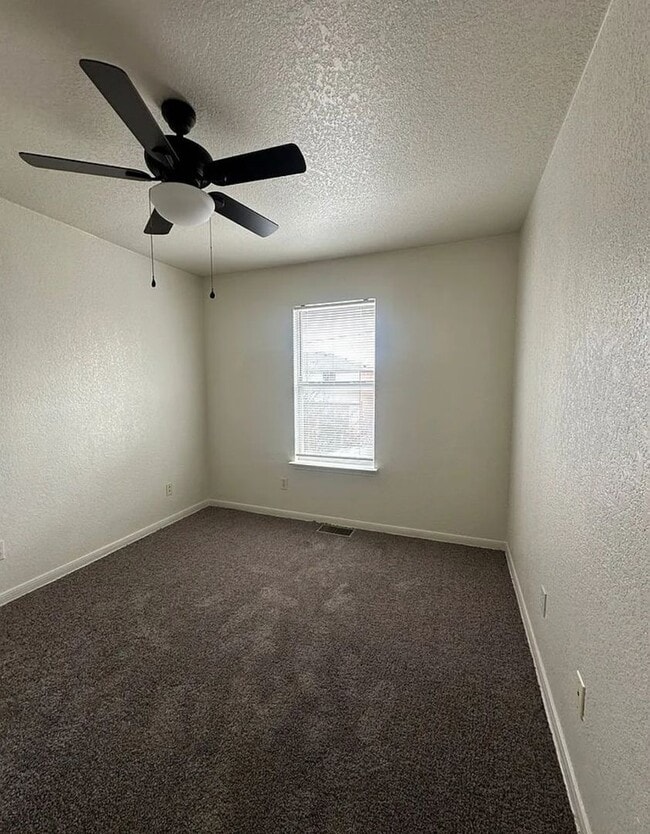 Building Photo - 2806 Leroy Cir