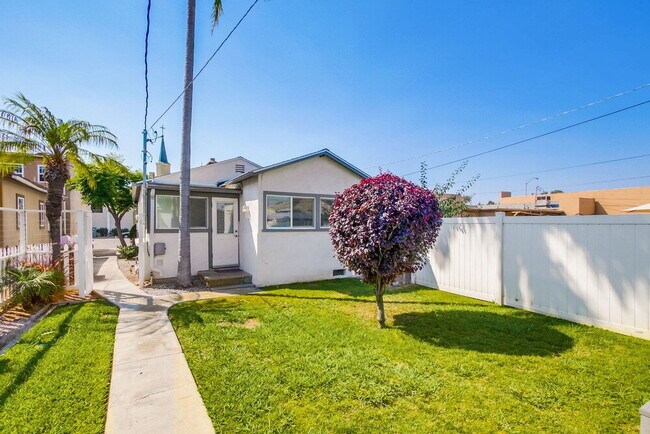 Foto del edificio - Charming 2 Bedroom Home in the Heart of La...