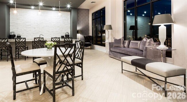 Foto del edificio - 16408 Holly Crest Ln