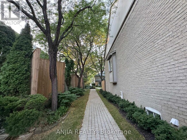 Building Photo - 3420-3420 South Millway
