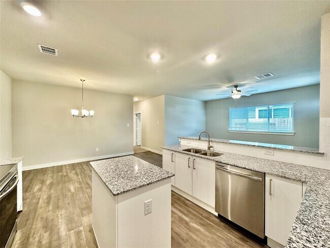 Foto del edificio - 9844 Grosbeak Ln