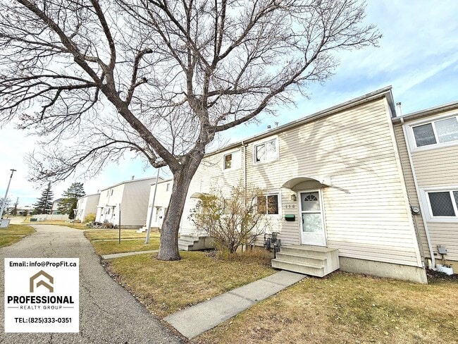 Photo du bâtiment - 116 Centennial Crt NW