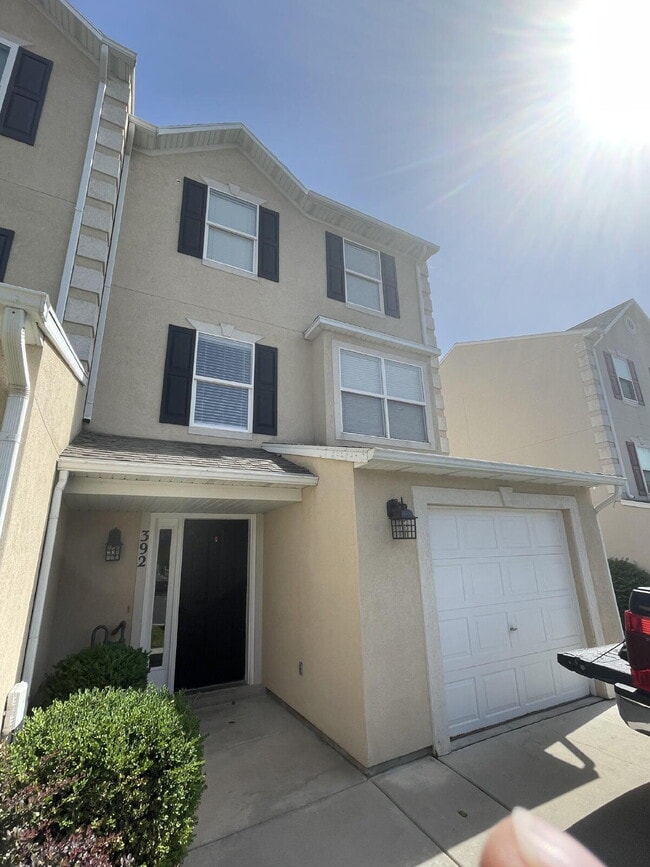 "Chic 3-Bed Townhouse with Scenic Views & ... - "Chic 3-Bed Townhouse with Scenic Views & ...