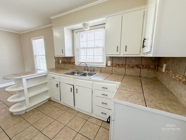 Building Photo - 1923 Northbrook Dr