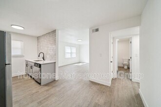 Building Photo - 3165 E 49th St