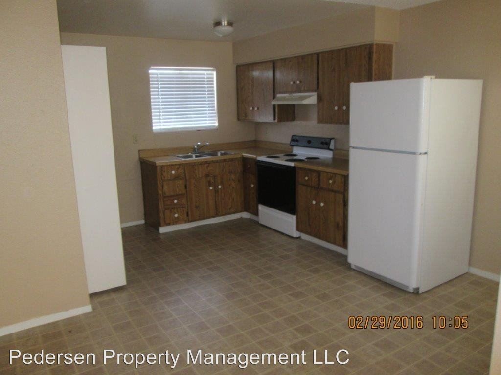Primary Photo - 2125 S Apache Dr