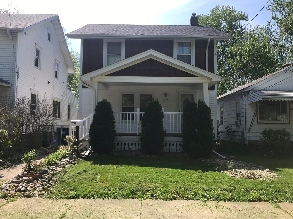 Front view off Illinois Ave. - 1311 Illinois Ave