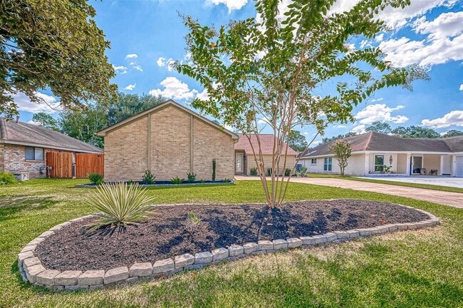 Building Photo - 1630 Earl of Dunmore St