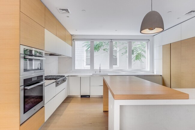 Foto del edificio - 287 Tappan St