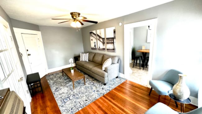 Photo - 4405 Woodside St Apartment