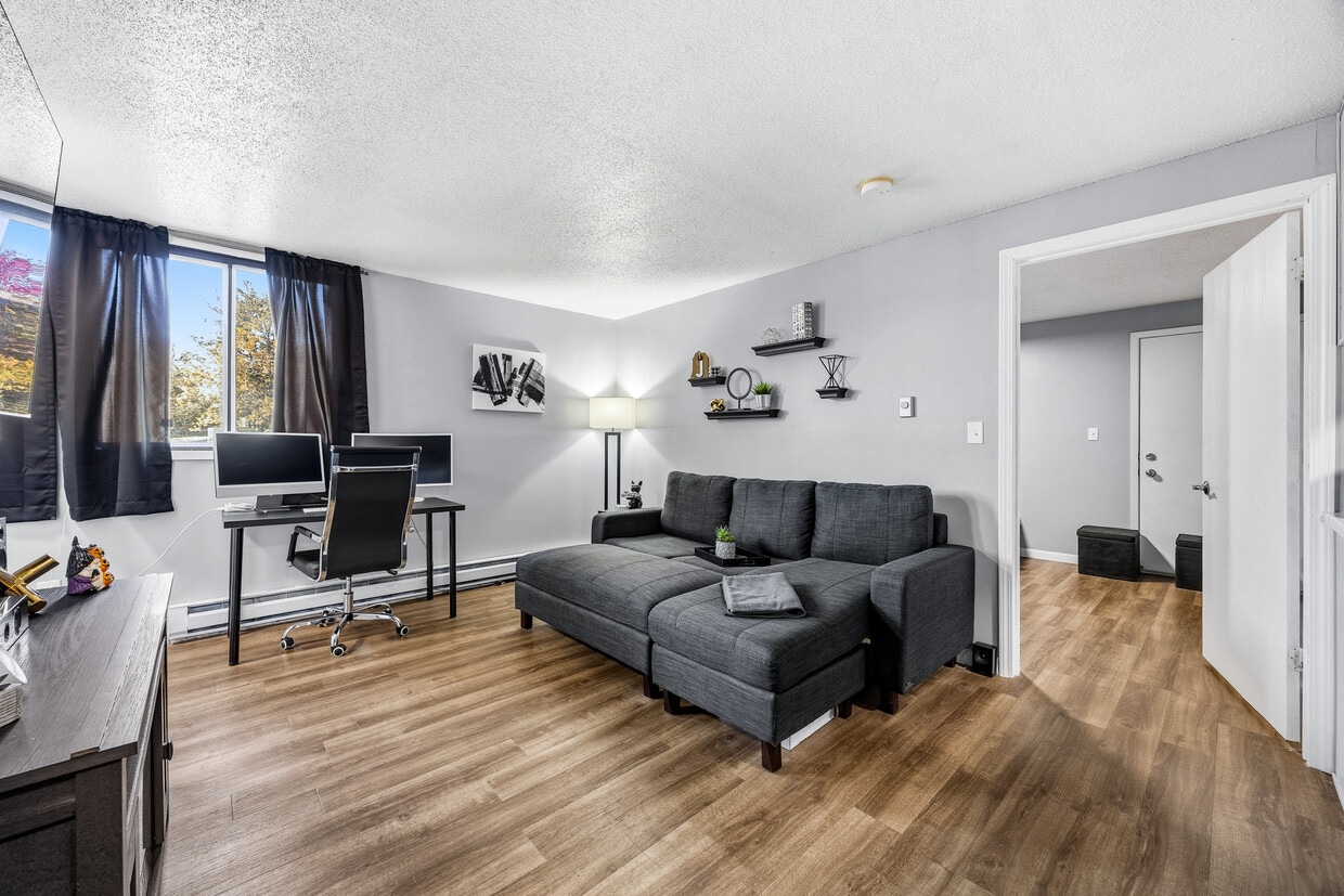 Foto principal - 810 Benton Dr