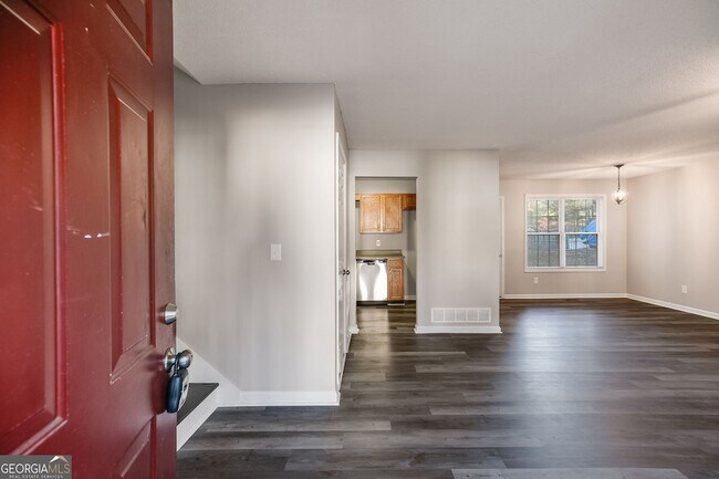 Foto del edificio - 380 River Trace Dr