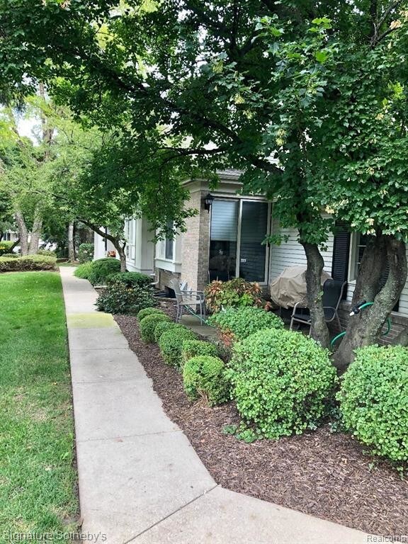 Foto del edificio - 6012 Danbury Ct