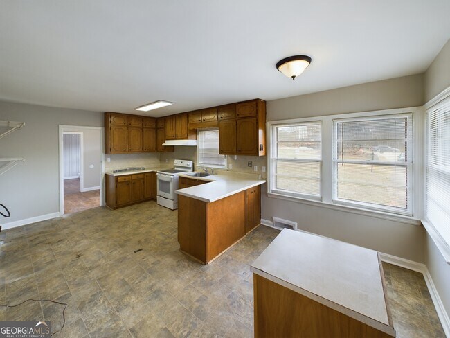 Foto del edificio - 9344 N Henry Blvd