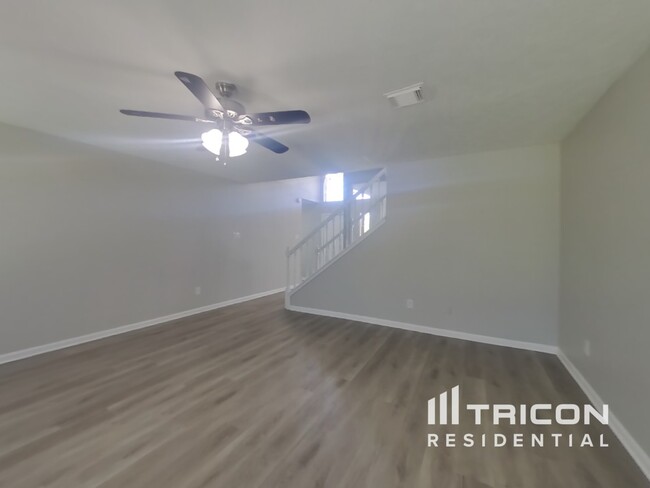 Building Photo - 18810 Pine Bower Cir