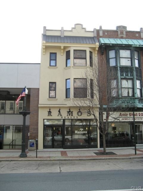 Foto del edificio - 946 Hamilton St