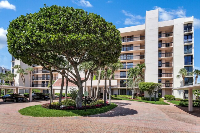 Building Photo - 2687 N Ocean Blvd