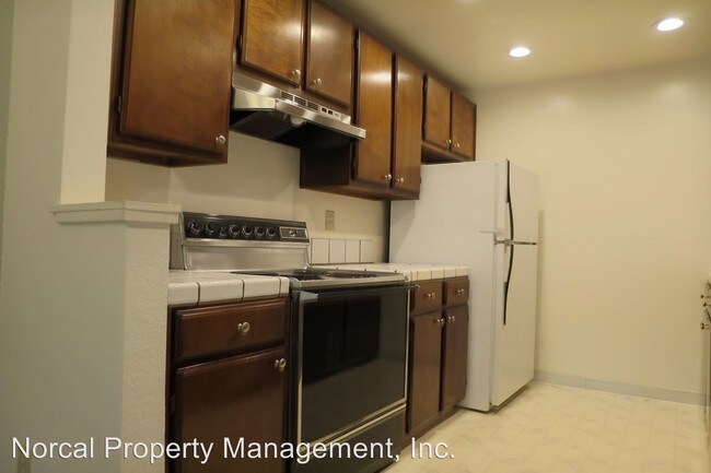 Building Photo - 2 br, 2 bath House - 1045 Foxchase Dr