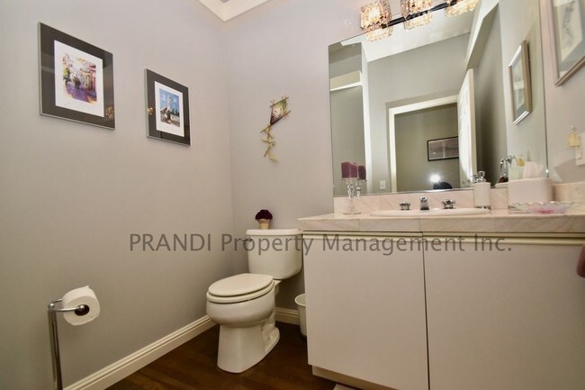 Building Photo - 11 Madrona St
