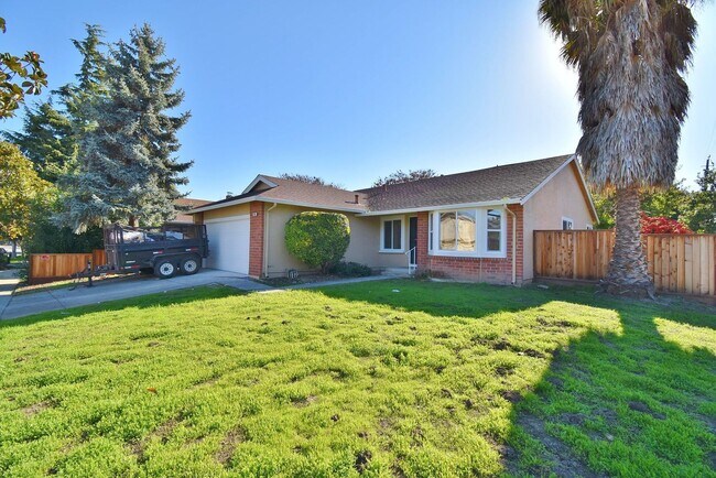 Foto del edificio - COMING SOON | $4,090 / 4 BR - GORGEOUS REMODELED PARKMONT HOME IN CENTRAL FREMONT