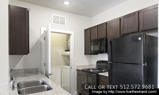 Foto del edificio - 3311 Dacy Ln