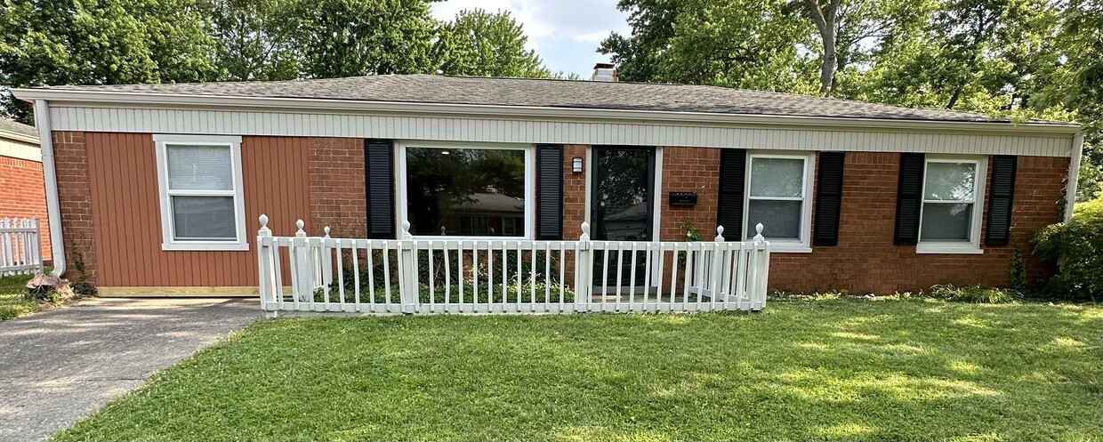 Primary Photo - 8101 Shibler Dr