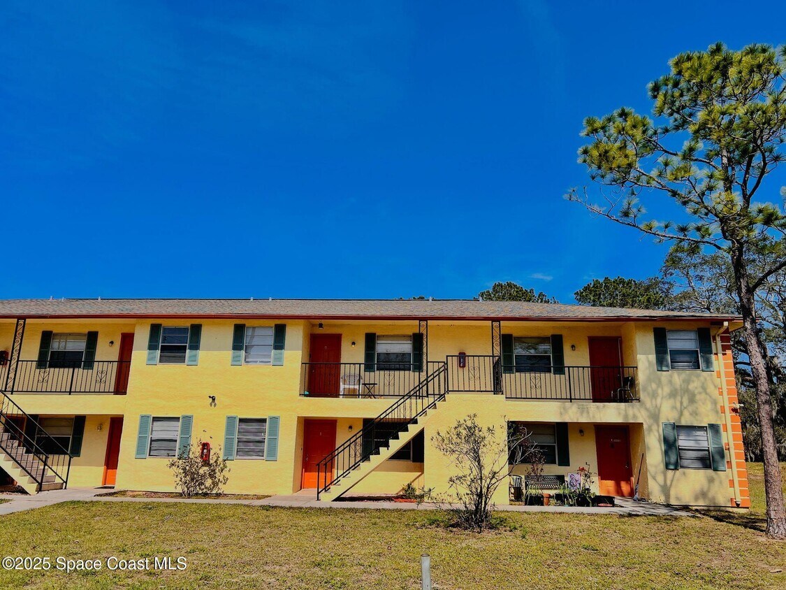 Foto principal - 2190 Knox McRae Dr