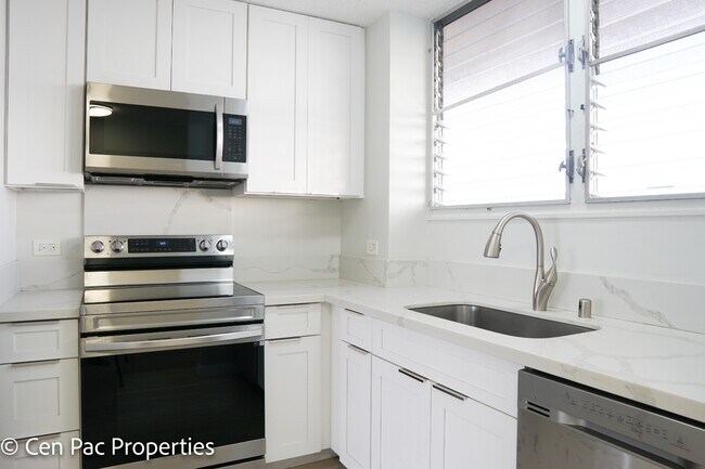 Foto del edificio - 2 Bed/2 Bath/1 Parking - Beautiful Unit with Nice View in Salt Lake!