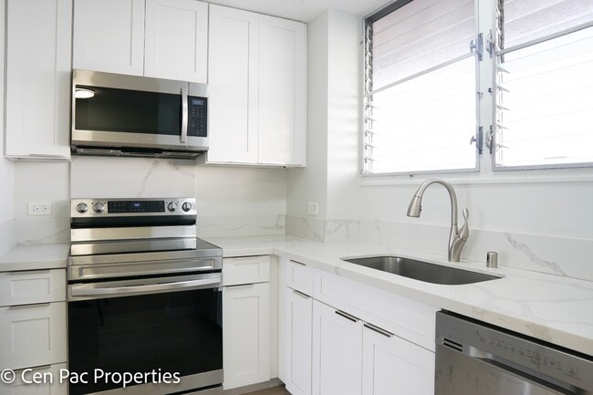 Photo - 2 Bed/2 Bath/1 Parking - Beautiful Unit with Nice View in Salt Lake! Apartment