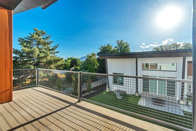 Foto del edificio - 7033 S 300 E