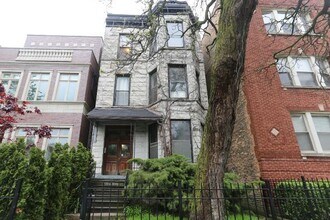 Building Photo - 2661 N Burling St