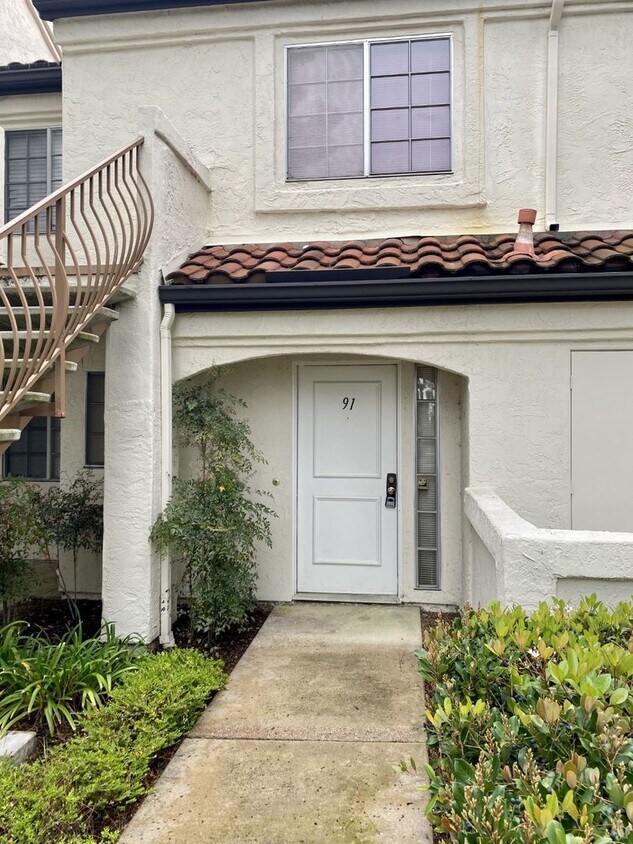 Primary Photo - Eastlake Condo with Dual Primary Bedrooms