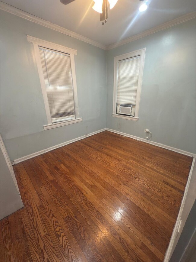 Foto del edificio - 6449 N Artesian Ave