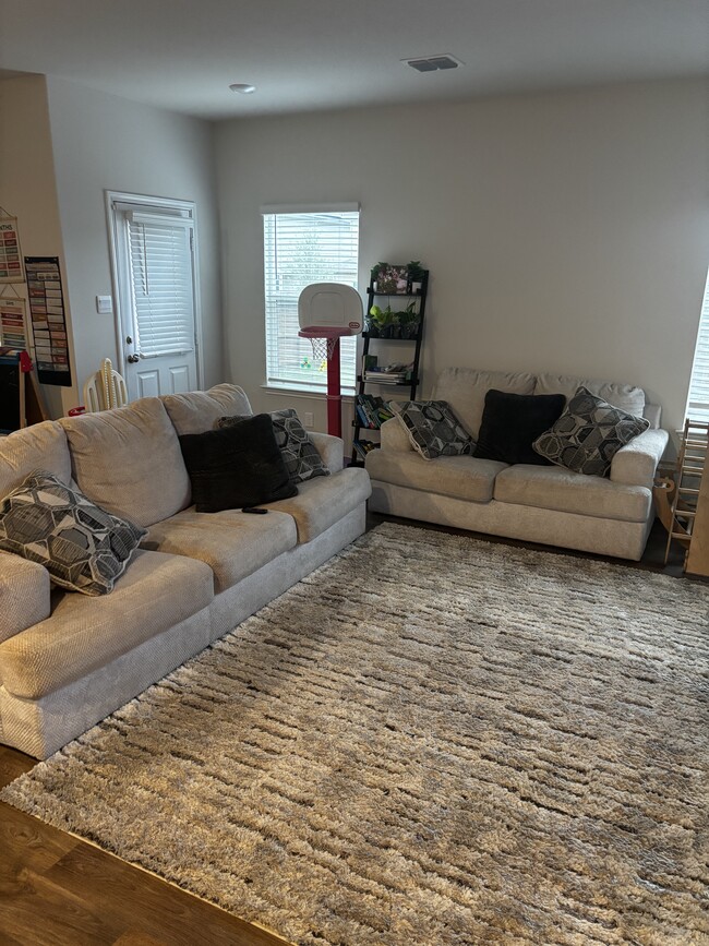Building Photo - 4534 Bontebok Dr