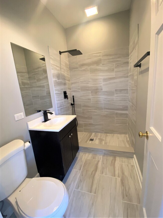 Foto del edificio - 4016 N Lincoln Ave