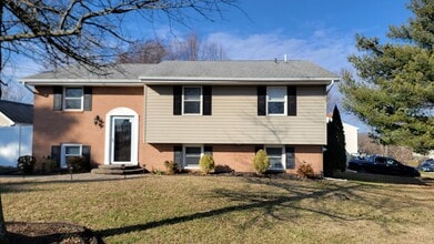 Building Photo - 478 Broadwater Rd