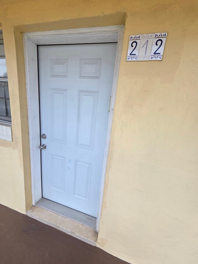 Foto del edificio - 20200 NE 29th Ct