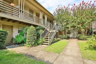 Building Photo - 2208 Morse St