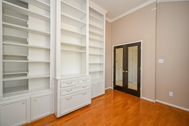 Foto del edificio - 12915 Fern Mill Ct